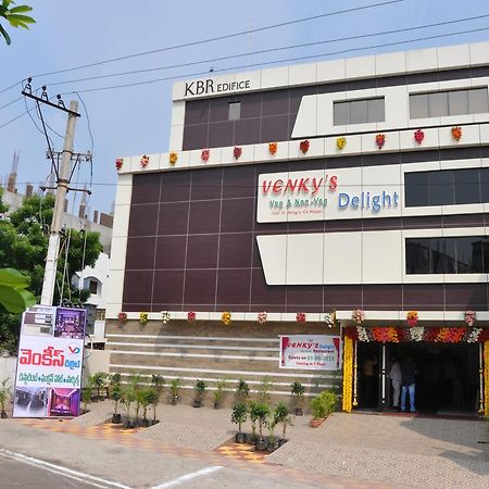 Hôtel Venky'S Delight à Rājahmundry Extérieur photo