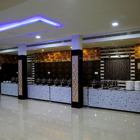 Hôtel Venky'S Delight à Rājahmundry Extérieur photo