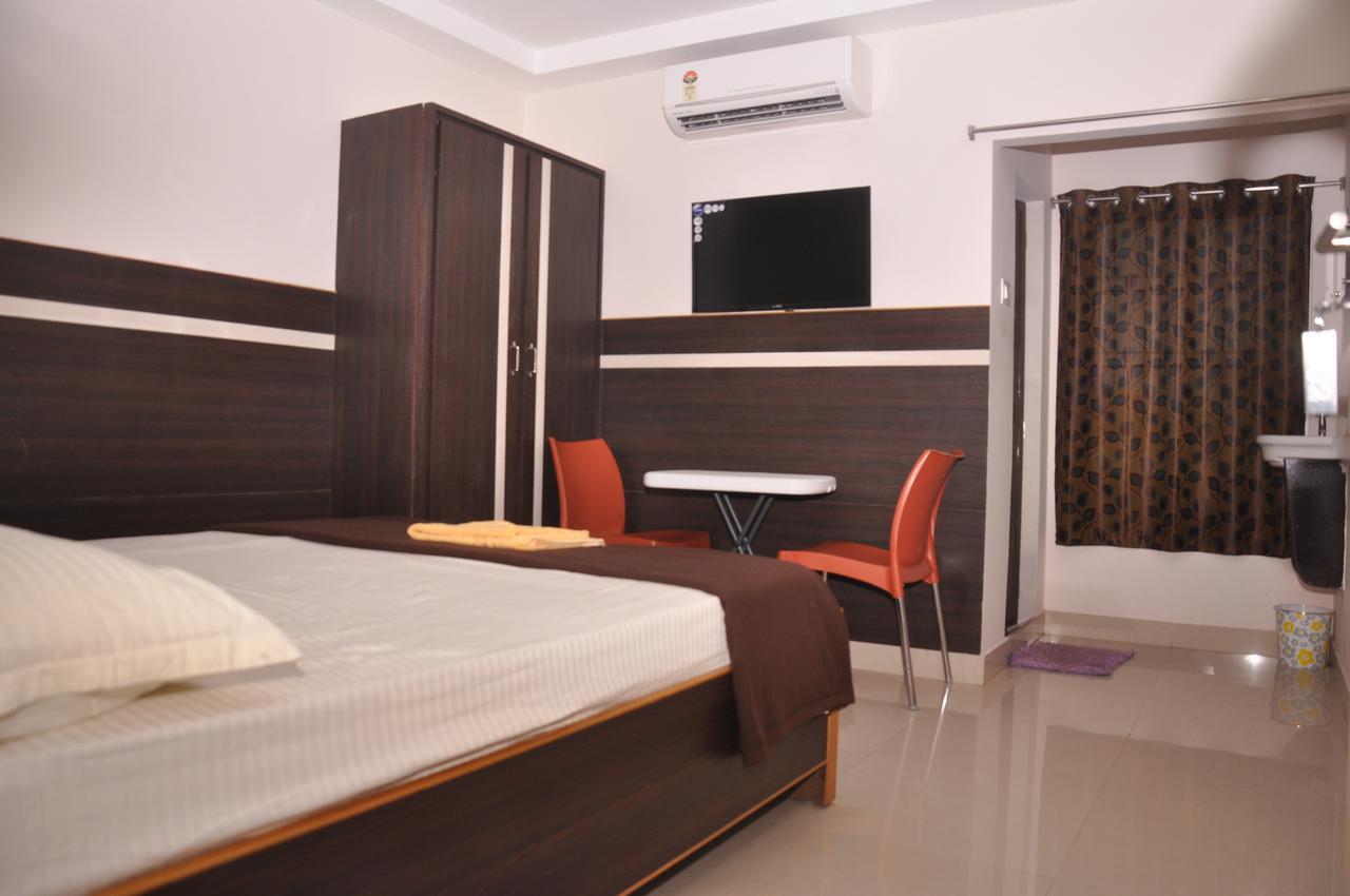 Hôtel Venky'S Delight à Rājahmundry Extérieur photo